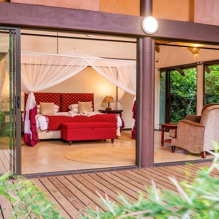 Leopard Walk Lodge ฮลูฮลูเว ภายนอก รูปภาพ