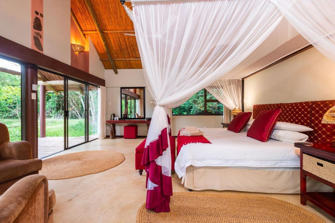 Leopard Walk Lodge ฮลูฮลูเว ภายนอก รูปภาพ
